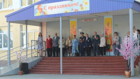 Lycée 56 : commémoration de la Victoire 1945 dans le lycée avec les élèves et les Vétérans.